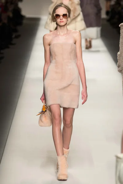 Look 48